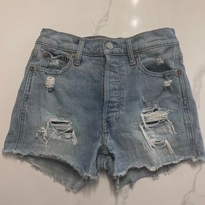 GAP denim distressed shorts size 25 great condition